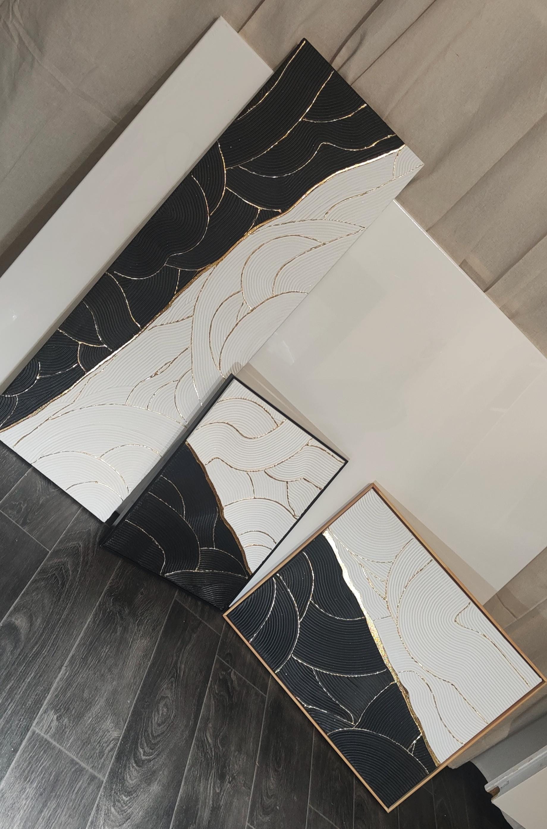 Tableau texturé noir blanc or vagues relief -  dimension sur mesure - Art mural élégant décoration intérieure cadre en bois ou noir
