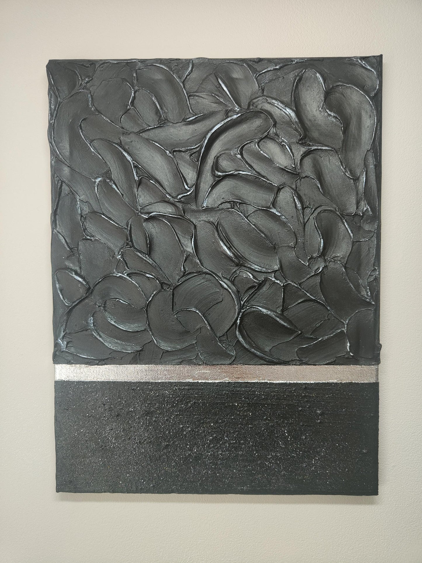 Tableau en relief noir argent 30x40 cm - Art mural texturé moderne pièce unique - Décoration intérieure élégante sur mesure
