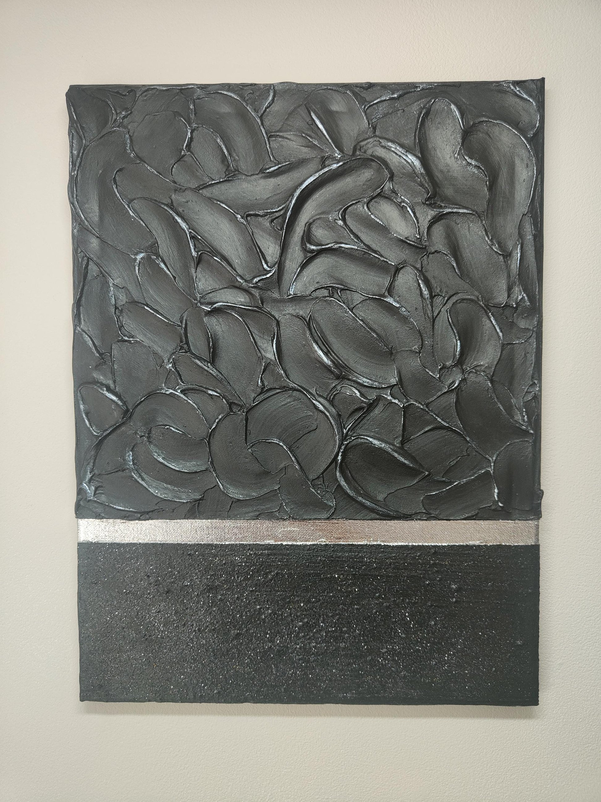 Tableau en relief noir argent 30x40 cm - Art mural texturé moderne pièce unique - Décoration intérieure élégante sur mesure
