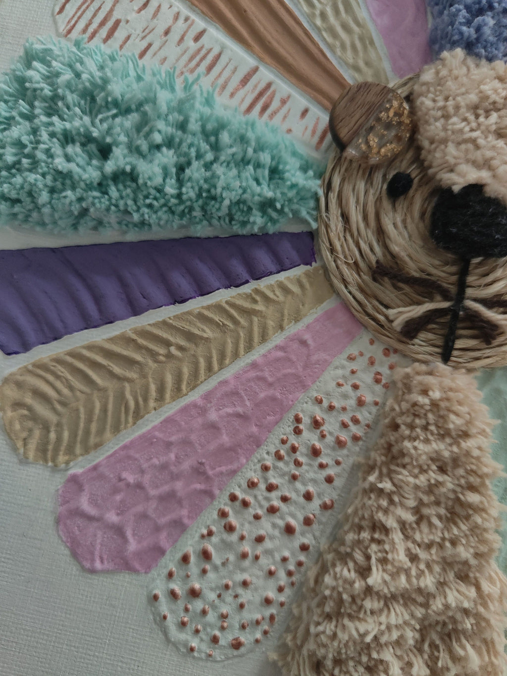 Gros plan textures relief tableau lion multicolore