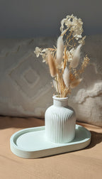 Plateau vase céramique texturé vert pastel avec fleurs séchées - fait main France LOEV DECO
