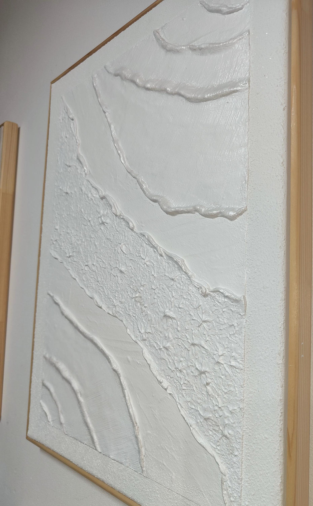 Peinture texturée blanc iridescent relief design 30x40cm cadre bois inclus premium
