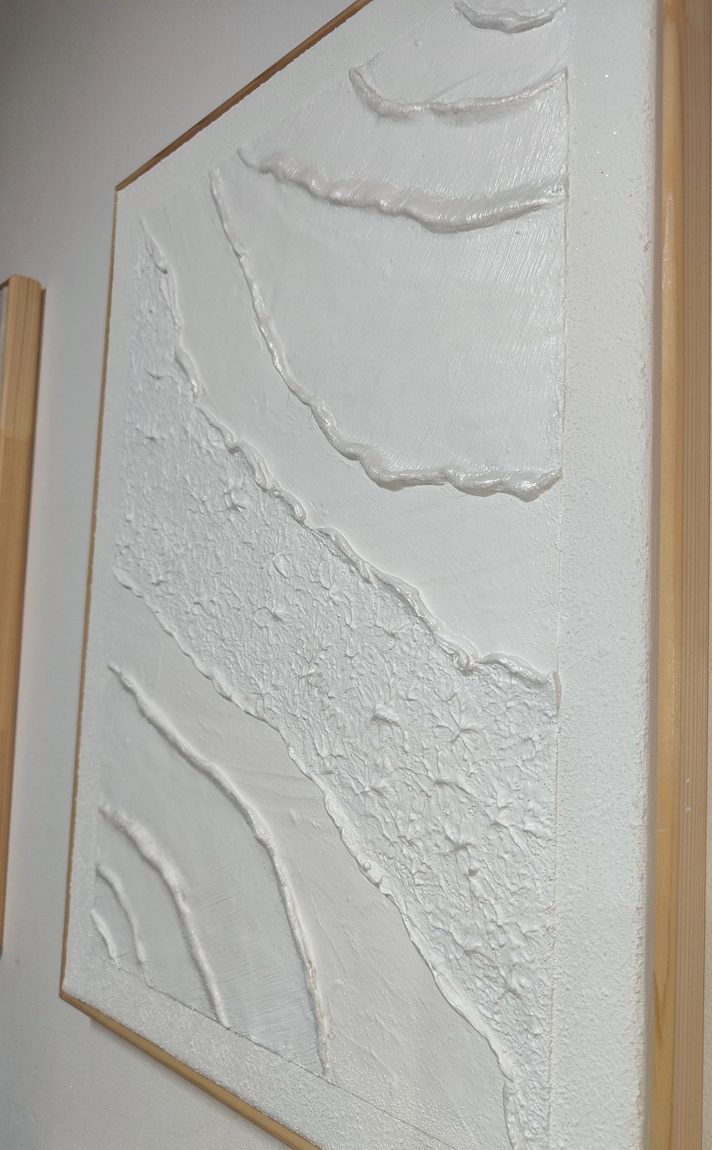 Peinture texturée blanc iridescent relief design 30x40cm cadre bois inclus premium
