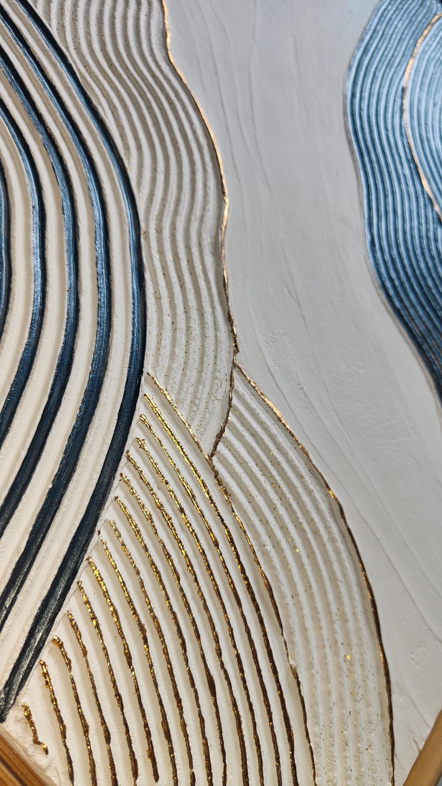 detail artisanal loev deco feuille d'or et texture 