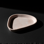 Dark luxury minimaliste