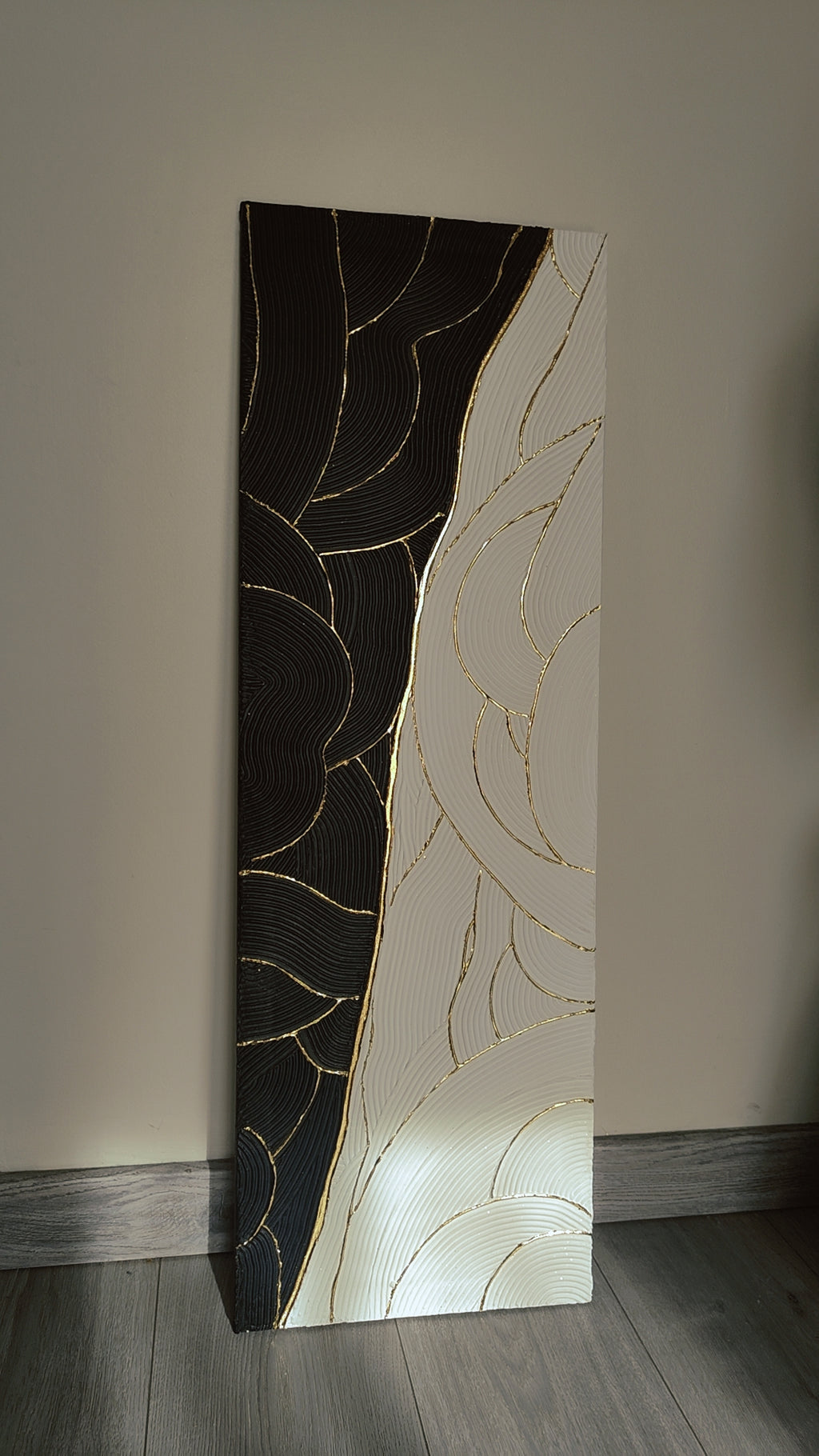 Peinture texturée panoramique noir blanc or vagues relief plâtre 30x90cm
