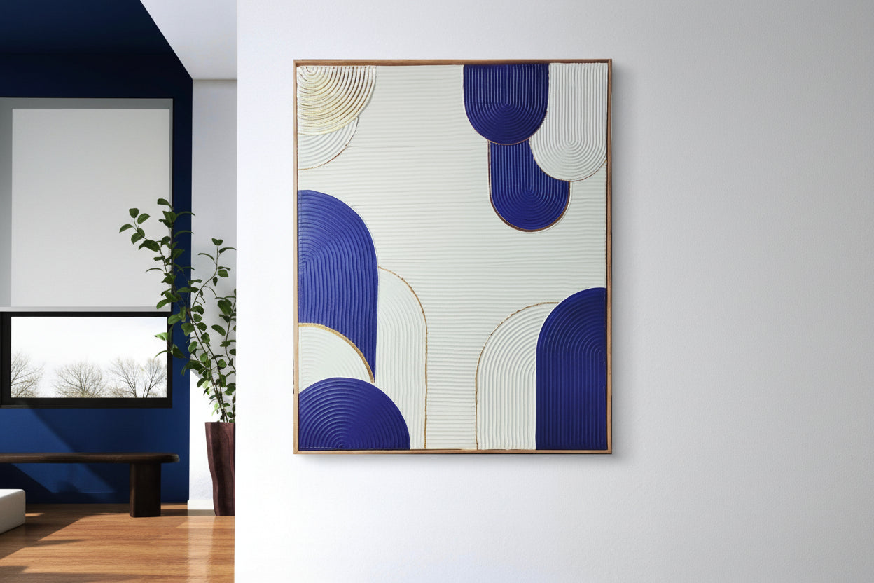 Tableau texturé 50 par 61 cm encadrement sur mesure blue outre-mer et blanc finition feuille or