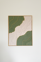 Tableau relief vert kaki et or, détail texture artisanale, 40x50 cm – LOEV DECO